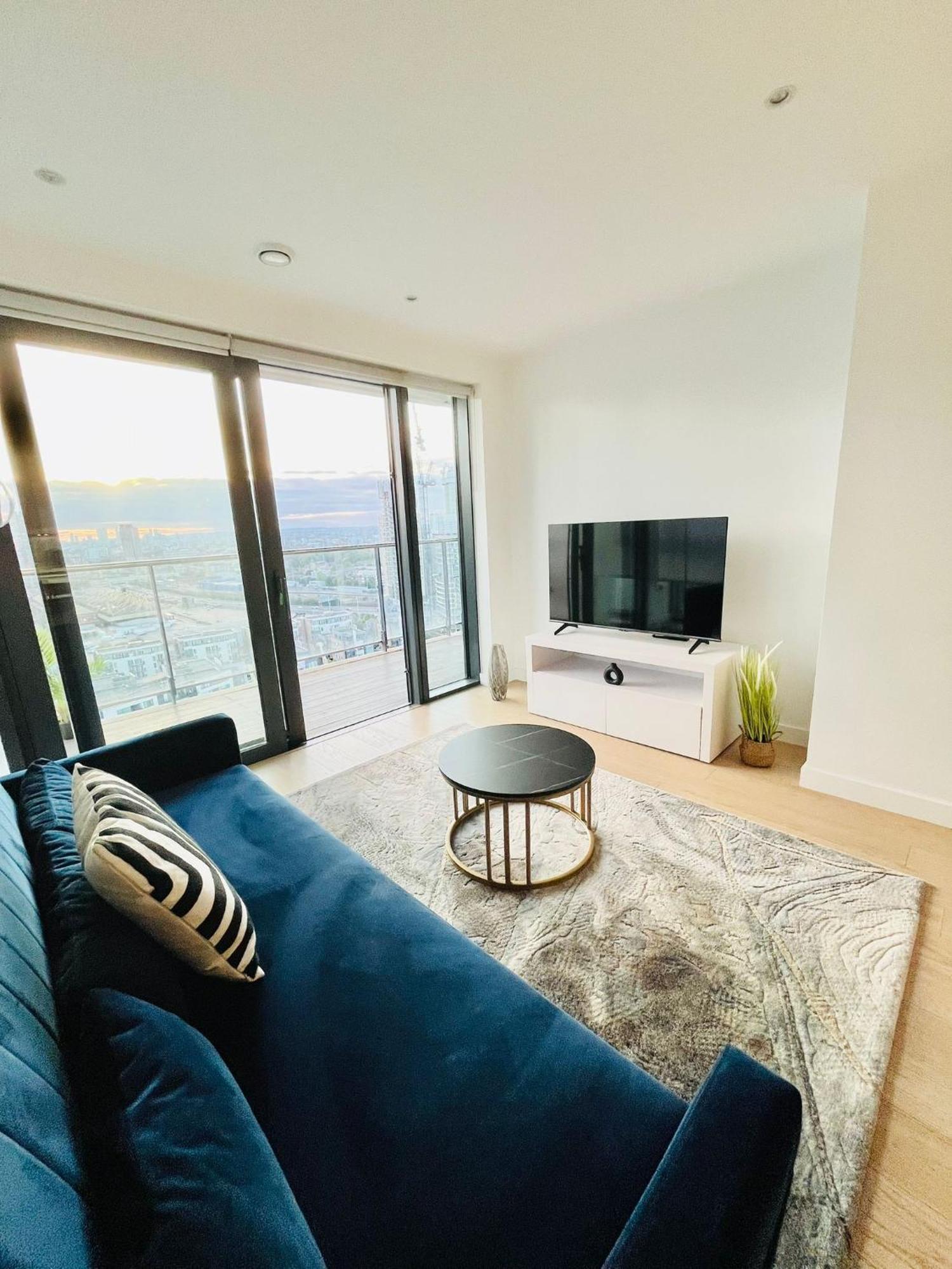 Modern Canary Wharf Apartment - Prime For Business & Family - Near Tube Access London Eksteriør billede